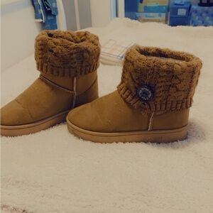 Women’s brown casual boots